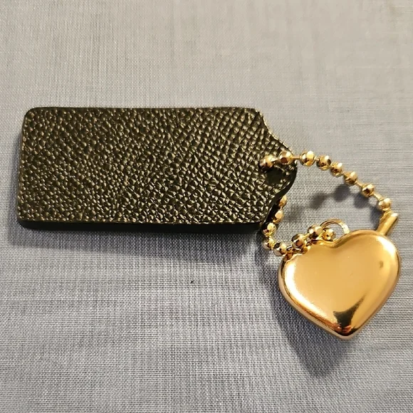 COACH LEATHER, HANG TAG WITH GOLD TONE, HEART CHARM. - Picture 3 of 3